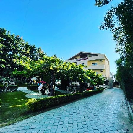 Hotel Ambasador Garden Lezhë 外观 照片