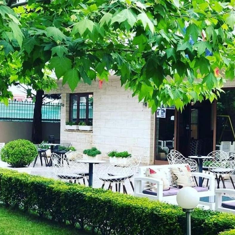 Hotel Ambasador Garden Lezhë 外观 照片