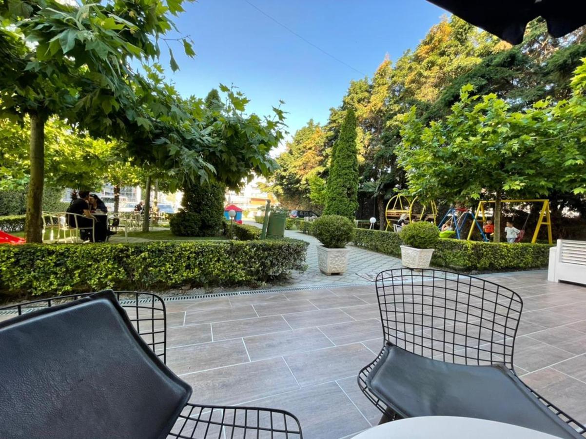 Hotel Ambasador Garden Lezhë 外观 照片