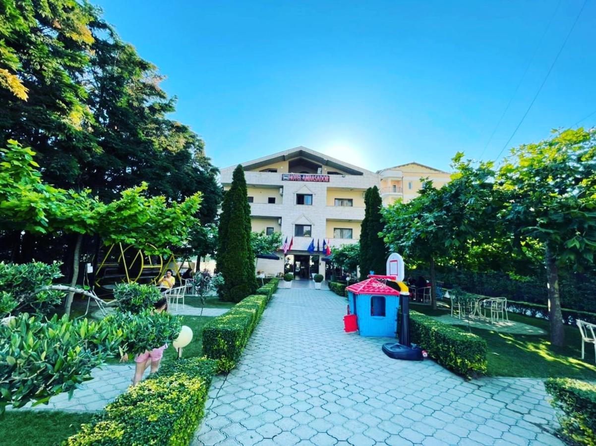 Hotel Ambasador Garden Lezhë 外观 照片