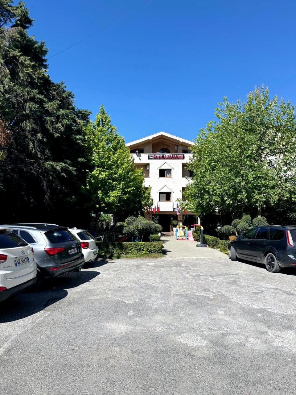 Hotel Ambasador Garden Lezhë 外观 照片