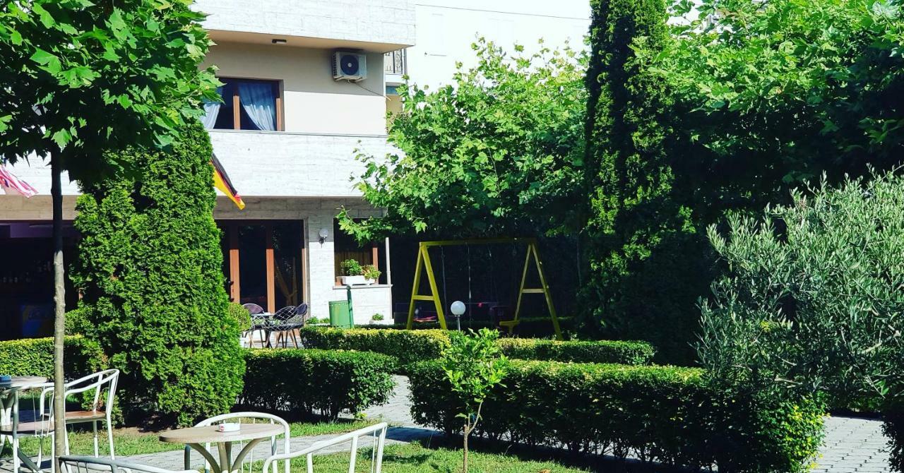 Hotel Ambasador Garden Lezhë 外观 照片